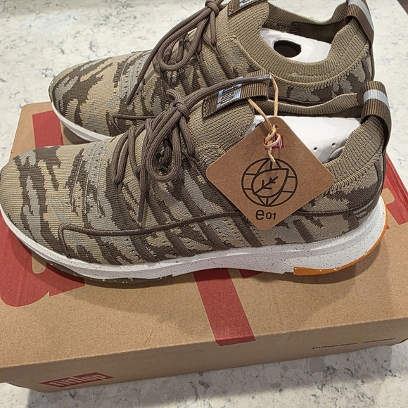 FitFlop Vitamin Ff E01 Camo Knit Sports Sneakers for Women - Size 7 NIB - Picture 8 of 16